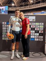 WM Shanghai China Keirin Medaille mit Pauline 15.10.2026.JPG